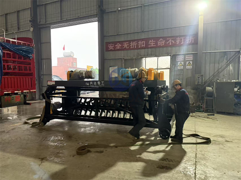 4���л����豸Һѹ��ʽ���׻�װ����ɺ�׼����������