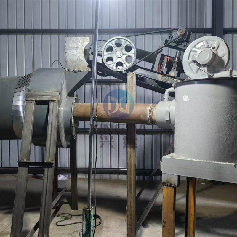 �л����豸��װ����ȫ�����С�Ϳ����л����������豸���ڽ��а�װ��